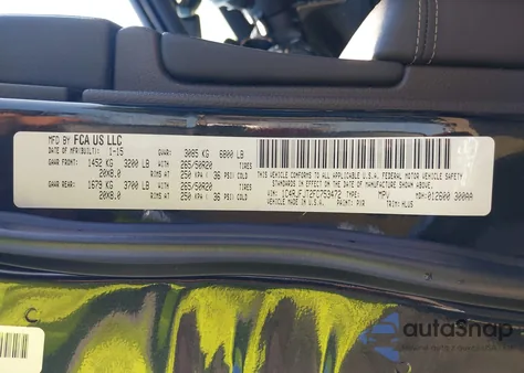 2015 Jeep Grand Cherokee Summit z USA, uszkodzony, nr VIN 1C4RJFJT2FC753472